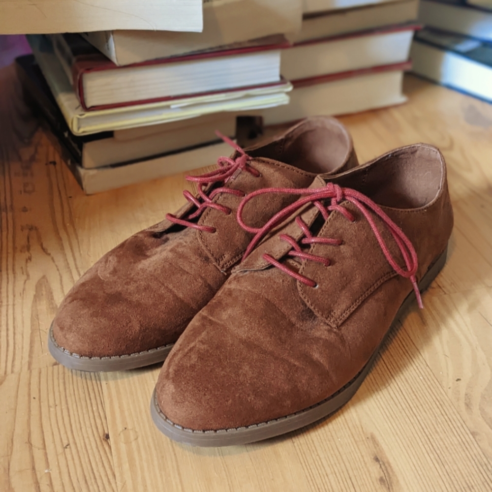 Suede Forever 21 Oxford Shoes with Red Laces